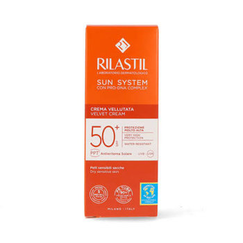 منتج Rilastil Sun System Velvet Touch Cream SPF 50واقيات الشمس المميزة المصممة لحماية البشرة بفعالية عالية مع منحها ملمساً ناعماً ومخملياً